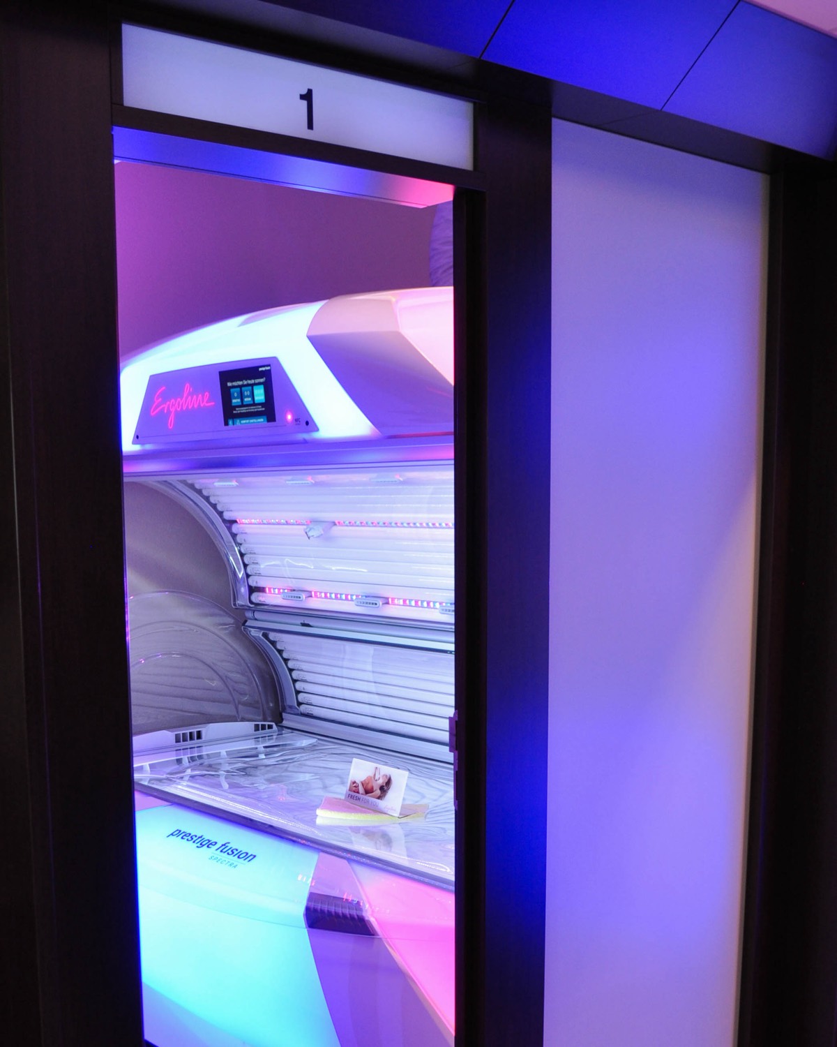 Ergoline Fusion 1800 mit Gesichts-LEDs im Crazy Sun